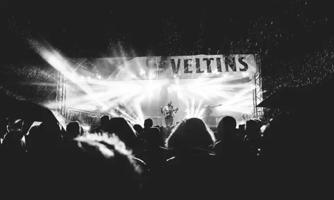 MOLLY LIVE