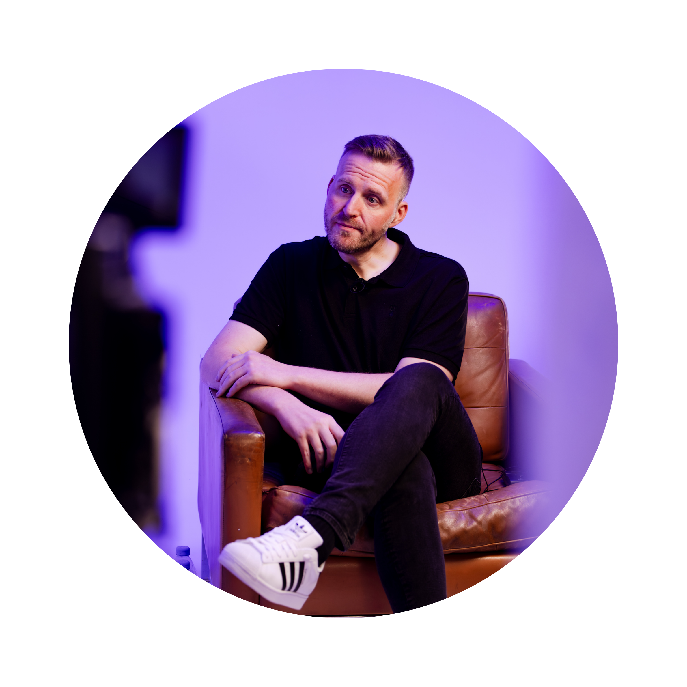 Mark adams round
